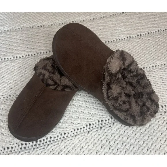 Dearfoams Women's Espresso, Slip On Size 7-8. New‎ with Box! - Picture 3 of 4